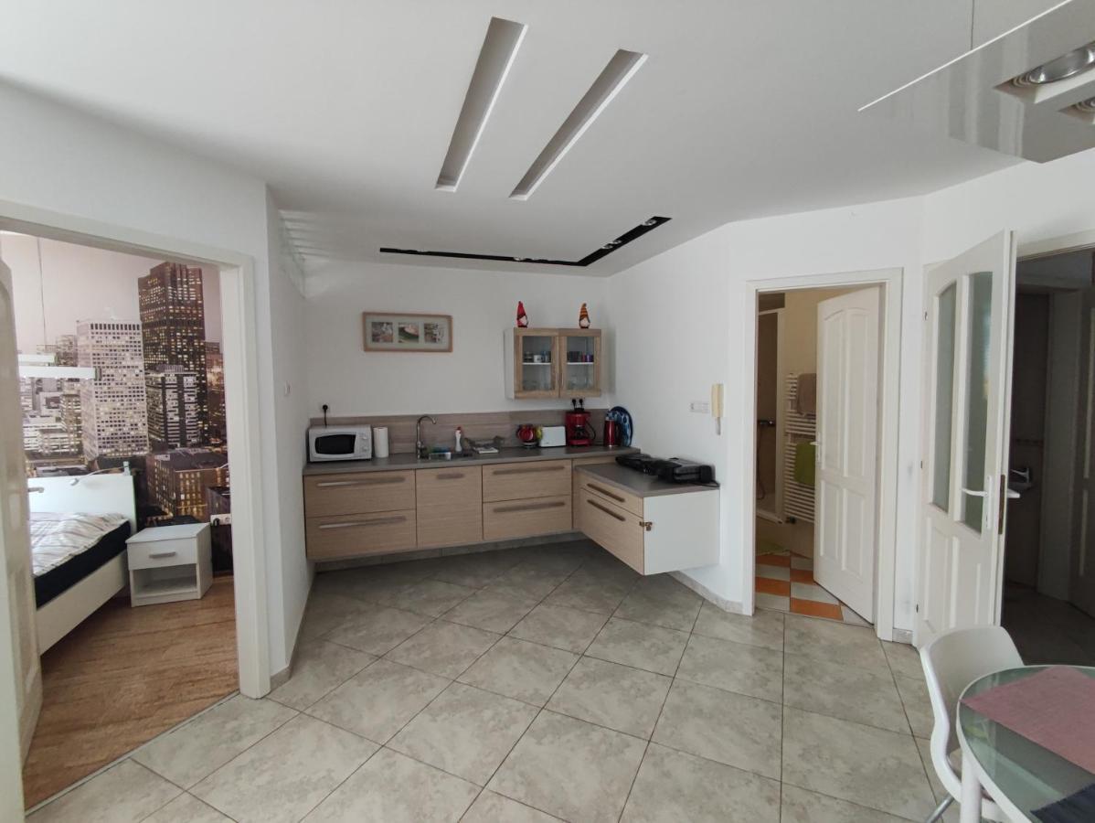 City Center Apartman Zalaegerszeg Eksteriør billede