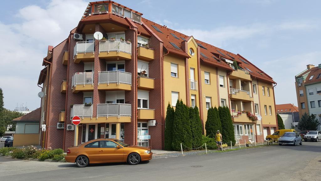City Center Apartman Zalaegerszeg Eksteriør billede